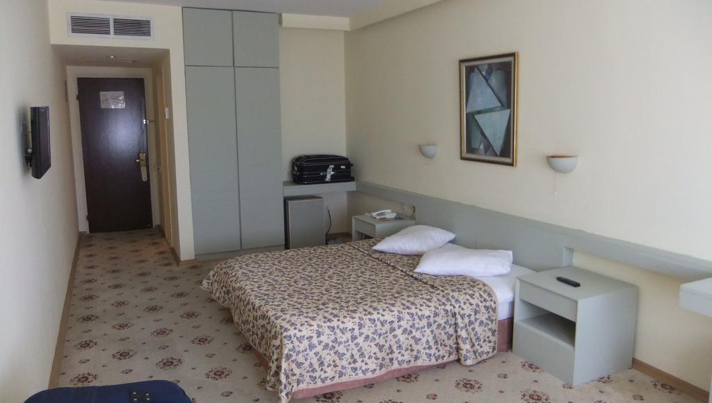 Peri Tower Hotel Невшехір Номер фото