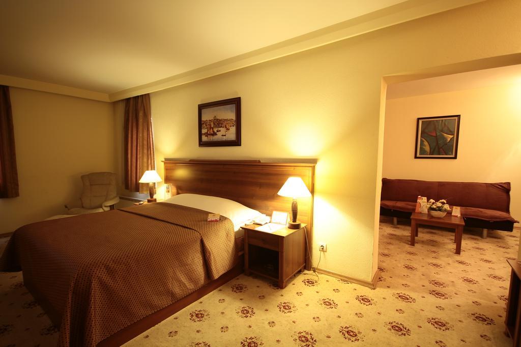 Peri Tower Hotel Невшехір Номер фото